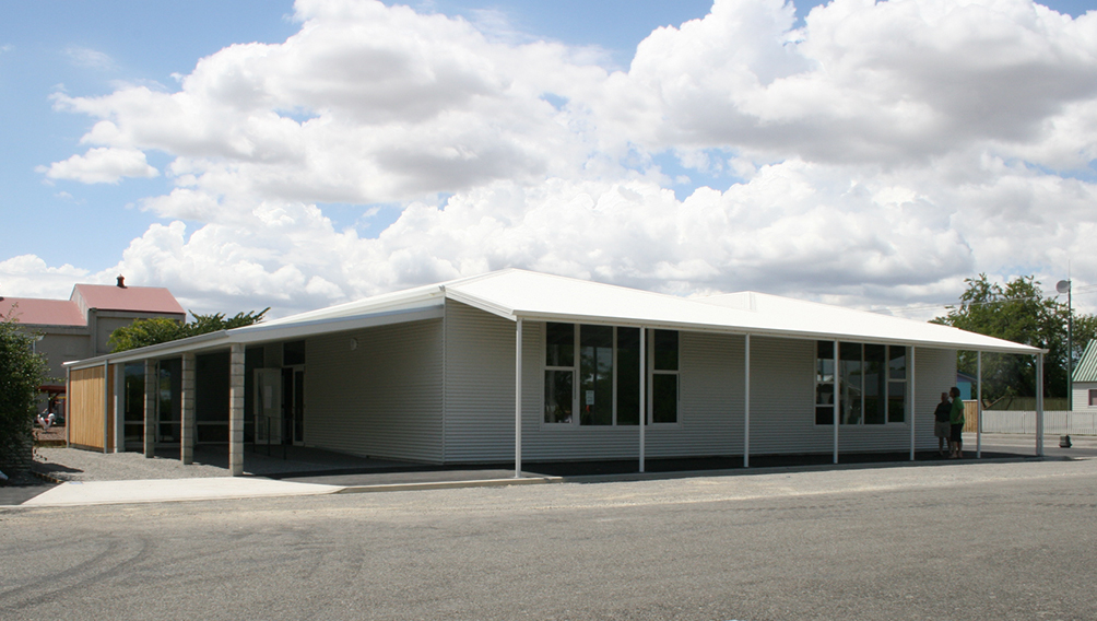 oxford street frontage martinborough aw