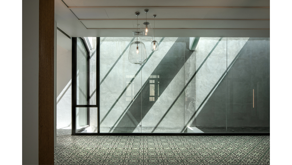 22 antipodes Light filled conservatory and skyligh